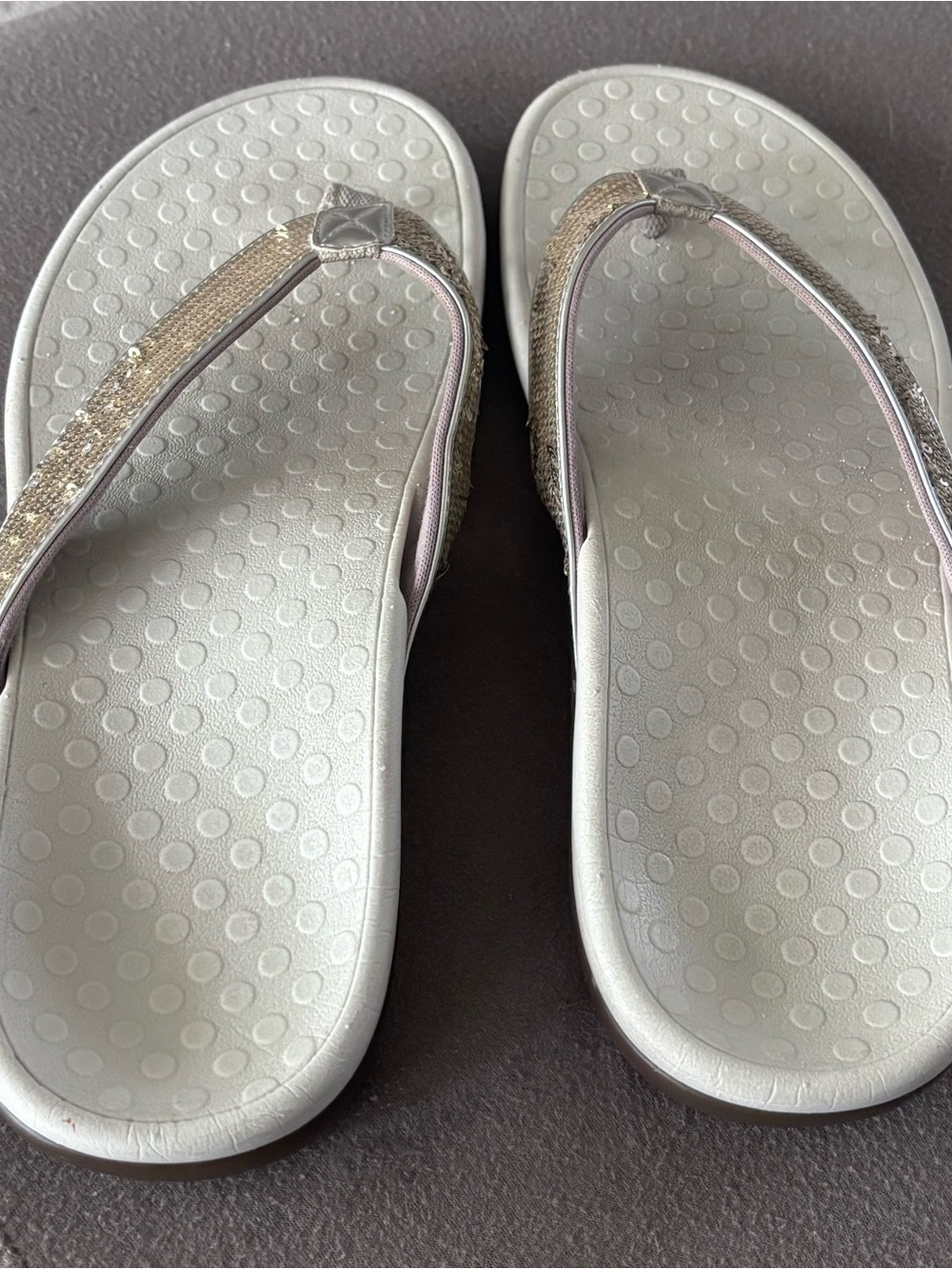 Vionic sandal flip flop gold sequin women’s 9 high tide orthotic support comfort